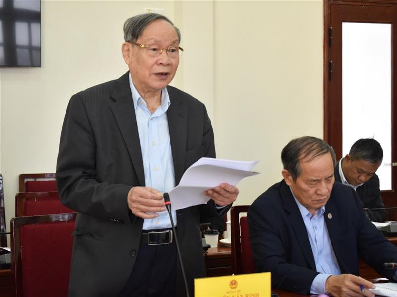 Đồng chí Nguyễn Văn Rinh phát biểu tại buổi làm việc