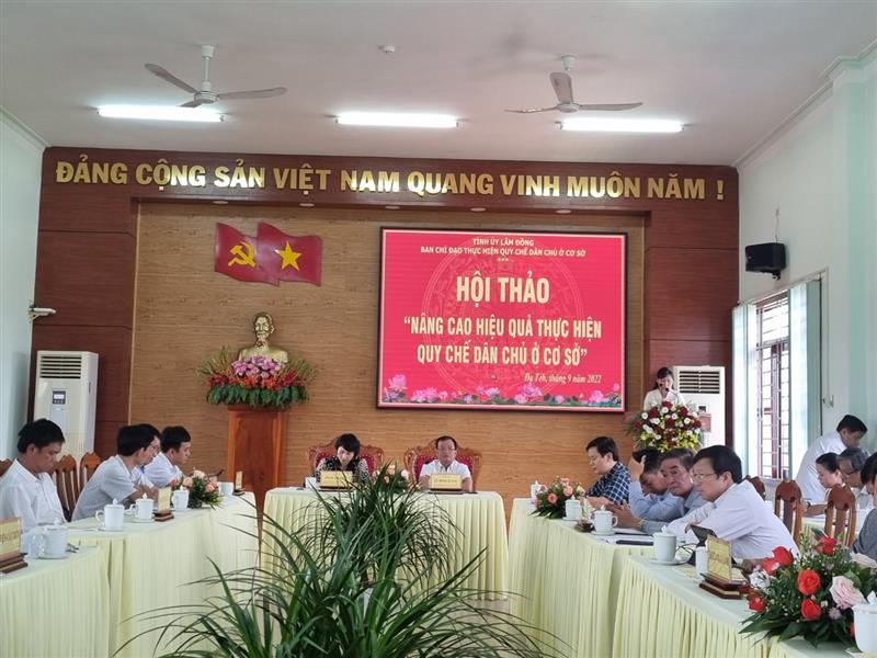 Đ/c phó bí thư xã Quốc Oai, huyện Đạ Huoai tham luận tại Hội thảo Quy chế DCCS