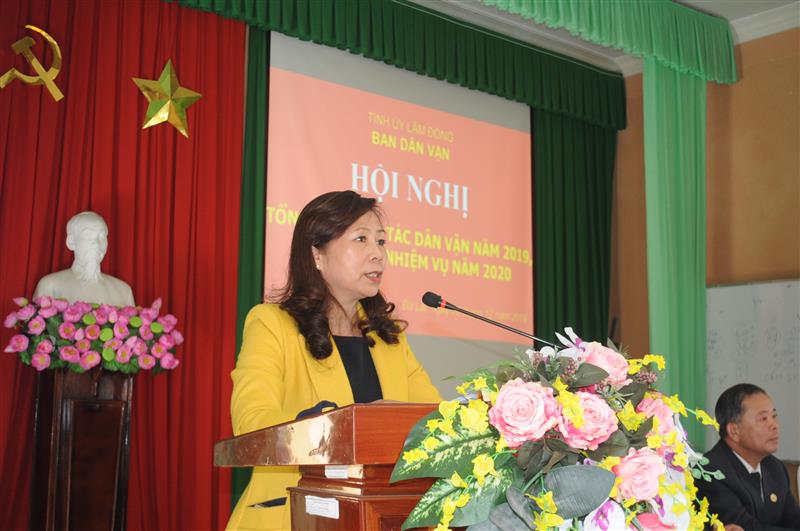 Đ/c: Nguyễn Thị Lệ - UV BTV, Trưởng Ban Dân vận Tỉnh ủy phát biểu kết luận hội nghị