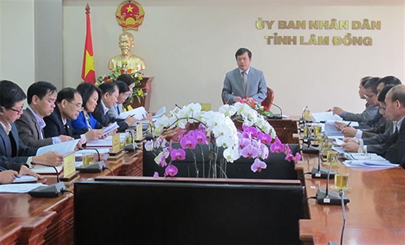Chủ tịch UBND tỉnh Đoàn Văn Việt phát biểu chỉ đạo tại hội nghị